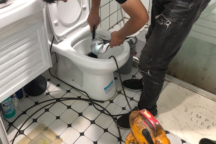 乐业疏通下水道